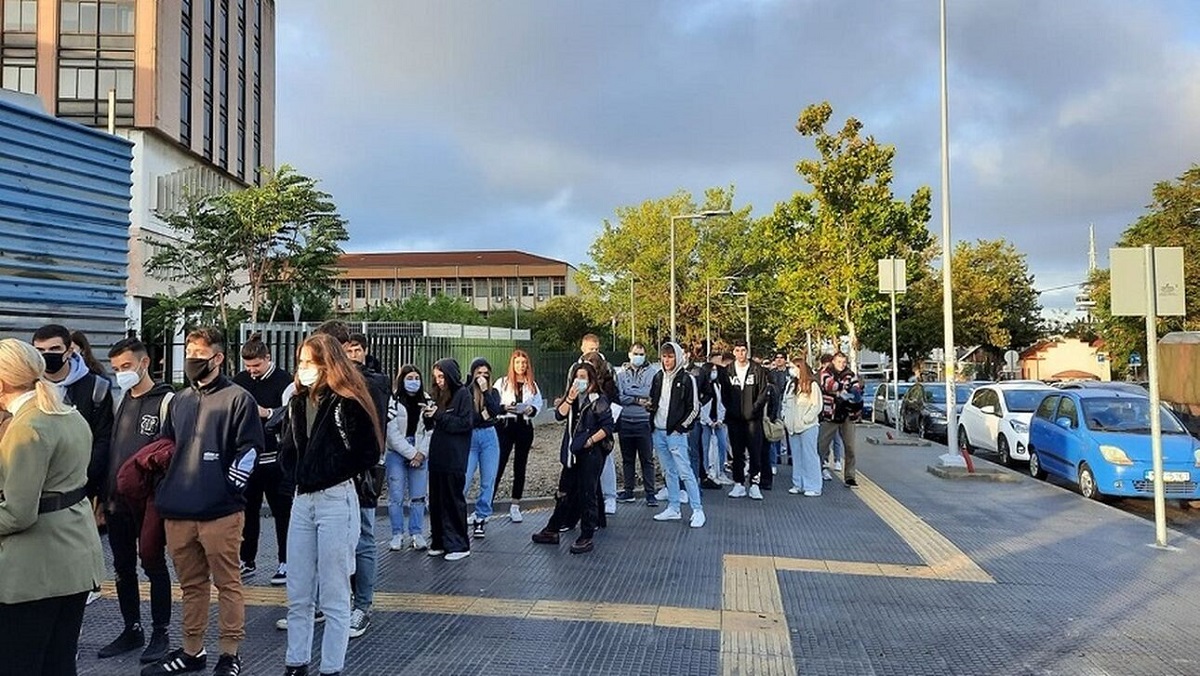 Θεσσαλονίκη – ΑΕΙ: Με πιστοποιητικά και ουρές η επιστροφή των φοιτητών