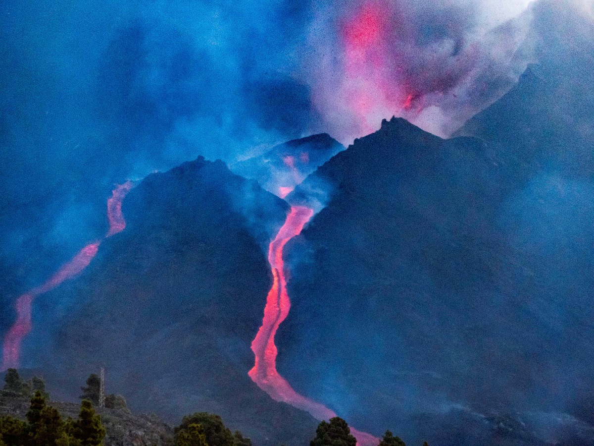 Έκρηξη ηφαιστείου στην Ισπανία ©EPA/Miguel Calero