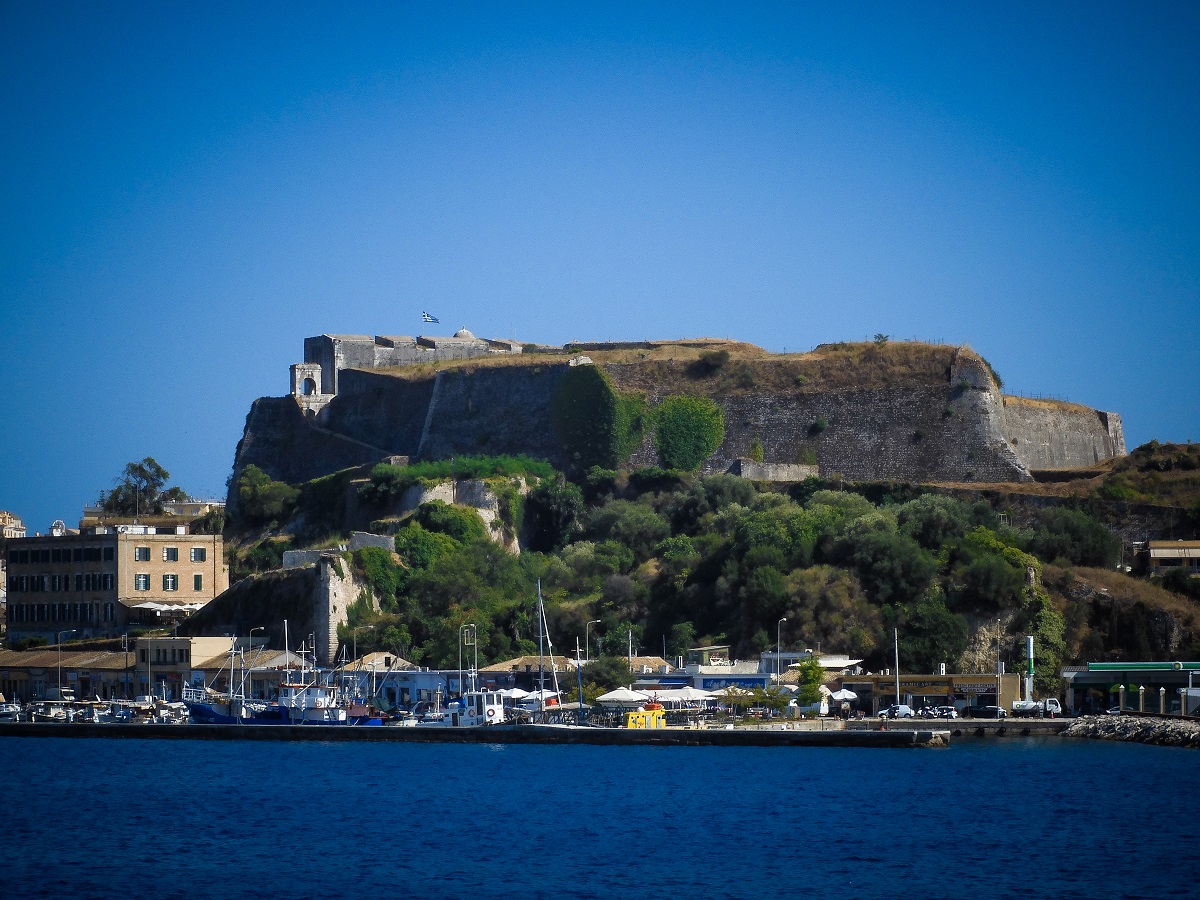 Κέρκυρα: Ξεκίνησε η τουριστική περίοδος με πτήση από το Μπέλφαστ