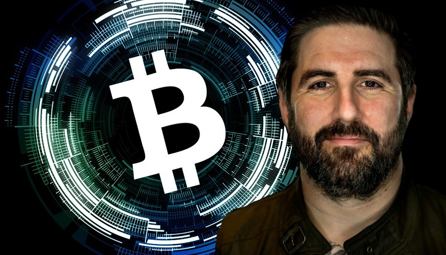 Το bitcoin και ο Πίτερ Μακόμαρκ © Pixabay / twitter.com/petermccormack / PowerGame.gr