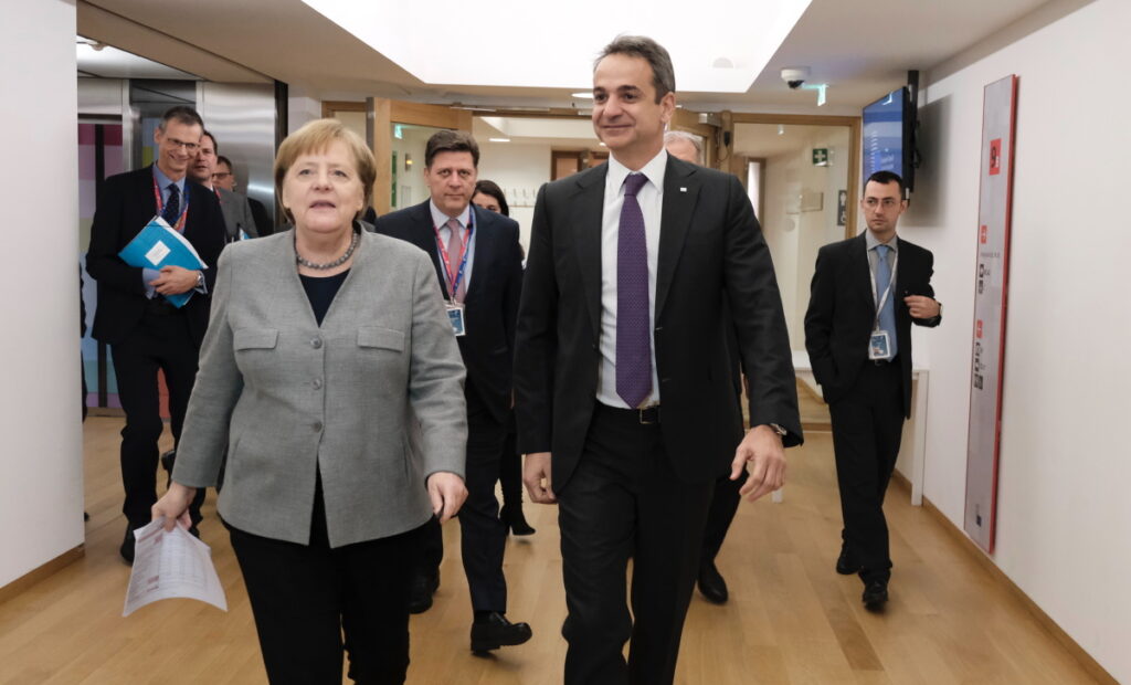Στην Αθήνα η Μέρκελ: Tι θα συζητήσει με τον Μητσοτάκη