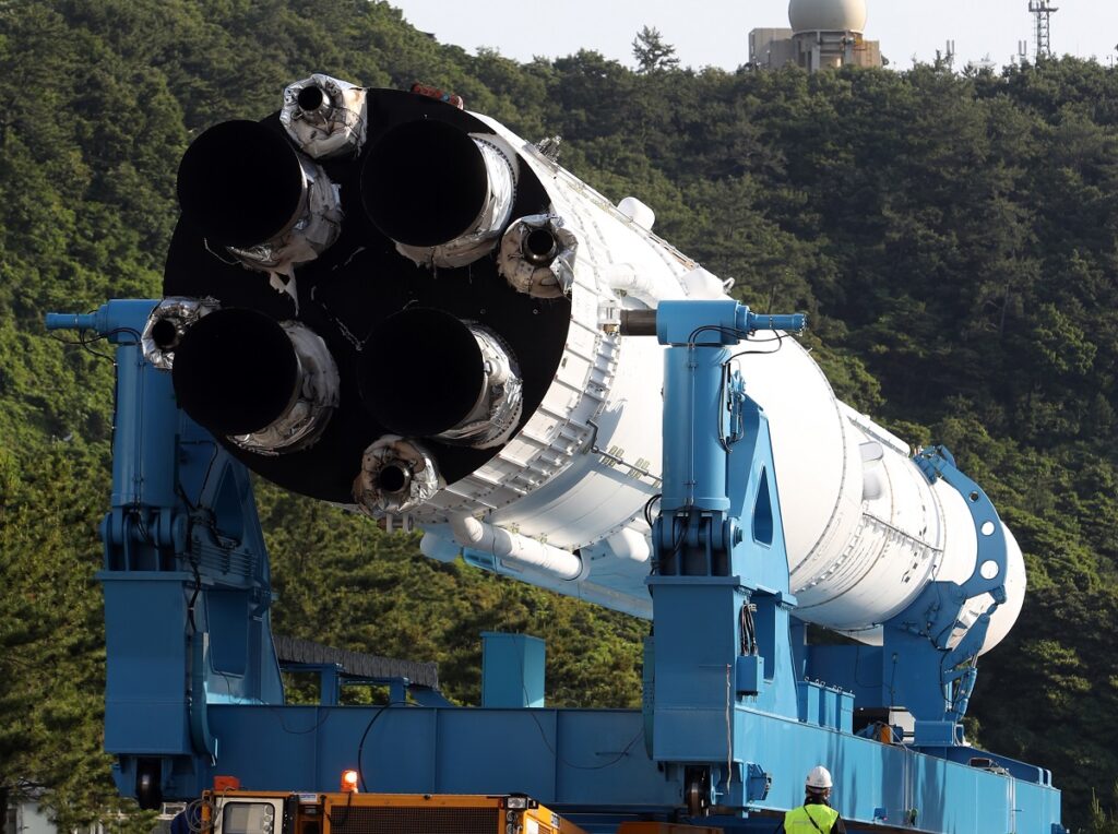 Πύραυλος στη Ν. Κορέα © EPA/YONHAP SOUTH KOREA OUT