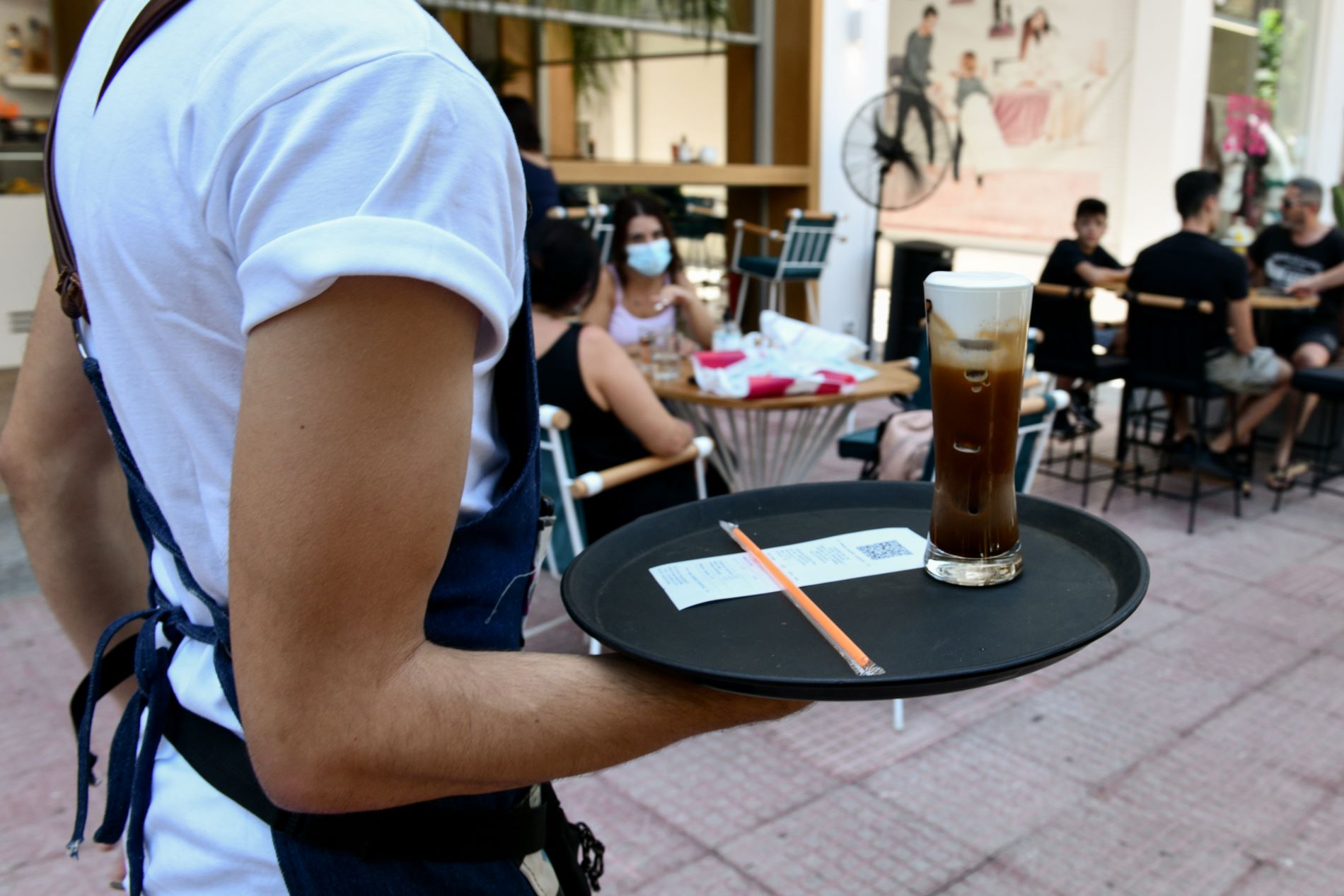 Υποχρεωτική η Κλαδική Συλλογική Σύμβασης Εργασίας στον επισιτιστικό κλάδο