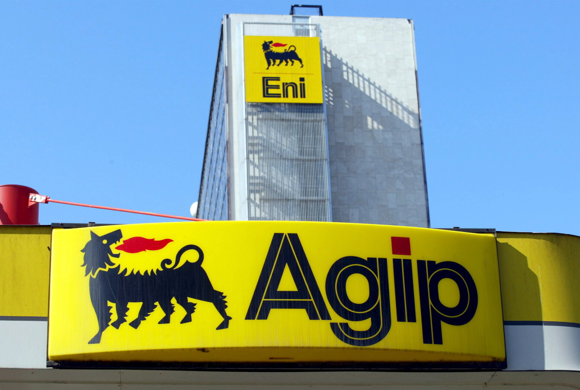 Bloomberg: Ο ιταλικός κολοσσός Eni θα ανοίξει λογαριασμό σε ρούβλια