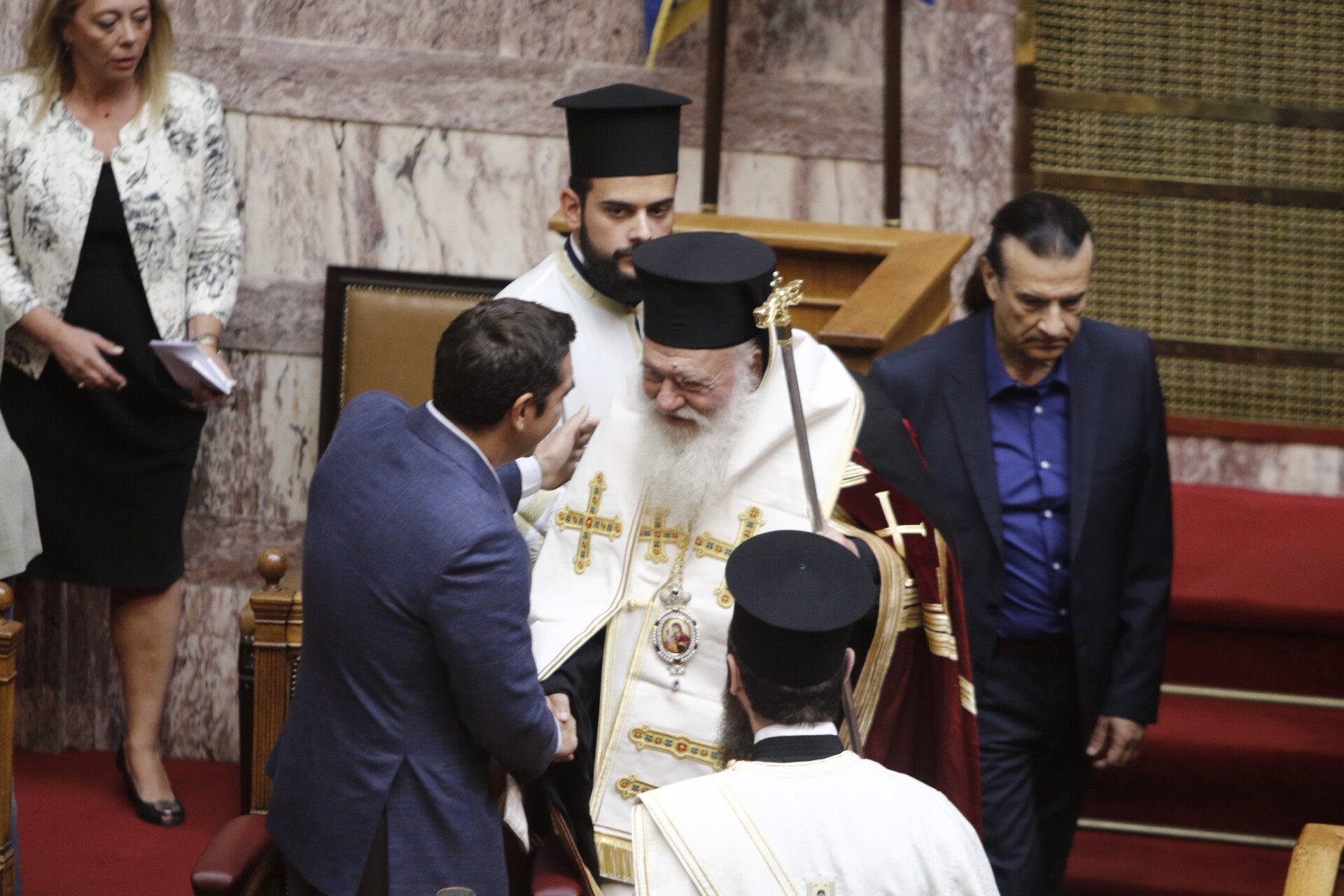 Τσίπρας σε Ιερώνυμο: Η Εκκλησία προτείνει αυτό που δεν τολμά η κυβέρνηση
