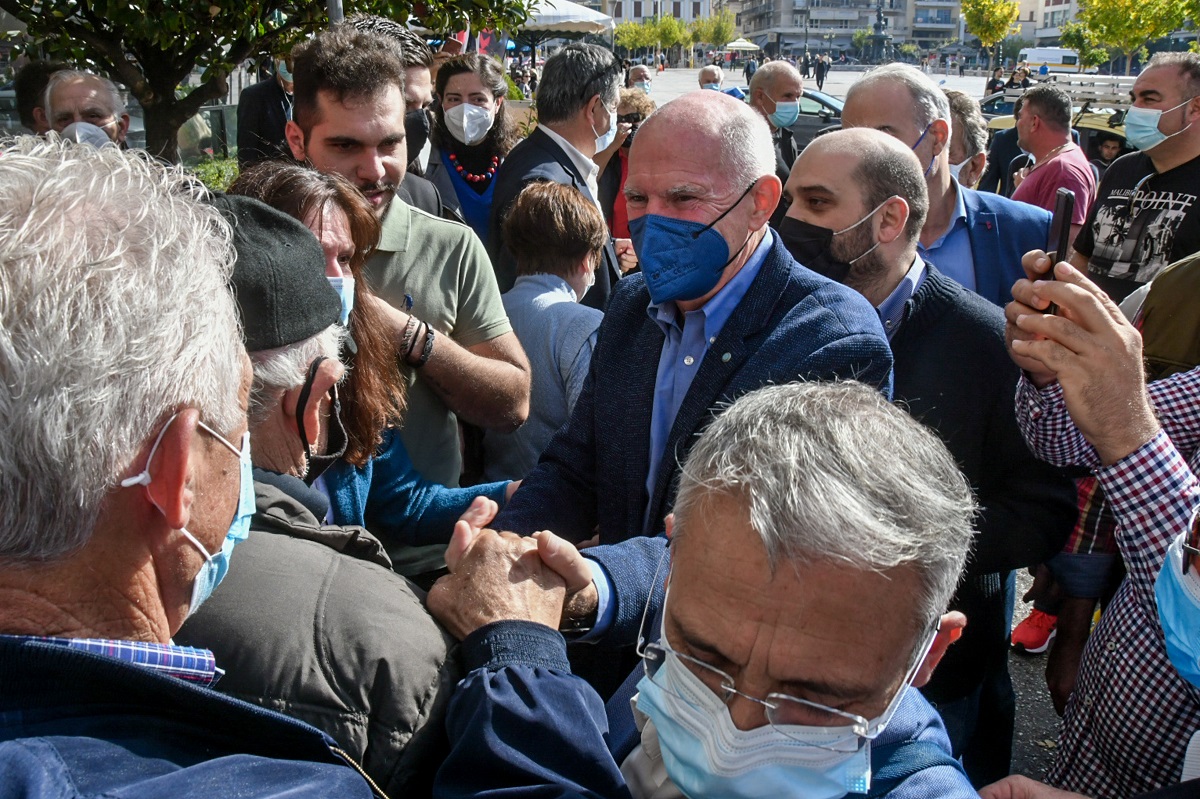 Παπανδρέου: Πρέπει να συνεχίσουμε τον αγώνα της Φώφης Γεννηματά