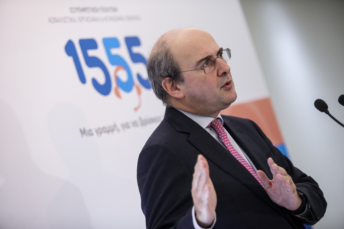 Χατζηδάκης: Οι πολίτες αγκαλιάζουν το 1555 – 30.457 κλήσεις σε 3 μέρες