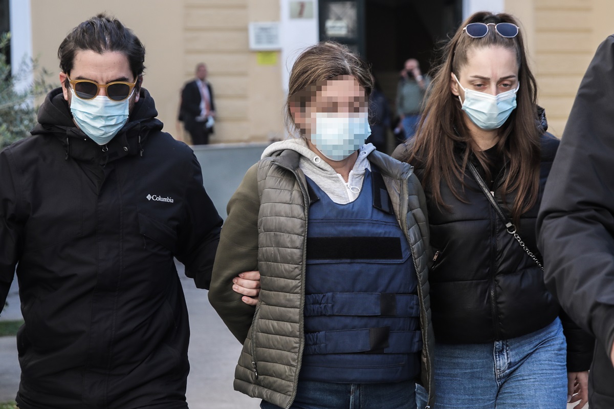 Πυροβολισμοί στο Χαλάνδρι: Δίωξη για απόπειρα ανθρωποκτονίας στην 49χρονη