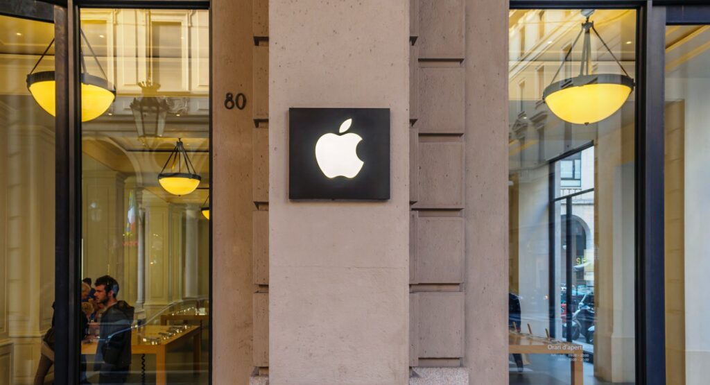 Apple: Έτοιμη να λανσάρει οθόνες αφής στο MacBook