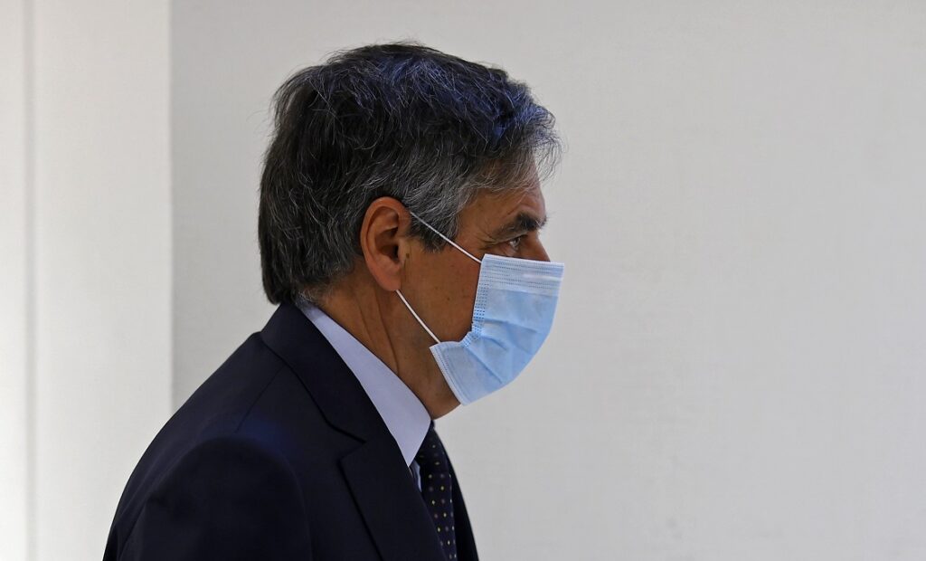 Ο πρώην πρωθυπουργός της Γαλλίας Φρανσουά Φιγιόν © EPA/IAN LANGSDON