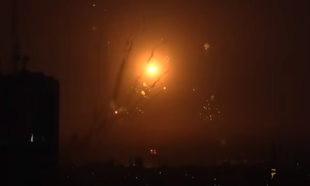 Πύραυλοι εκτοξεύτηκαν από το Ισραήλ στη Δαμασκό©Printscreen Youtube