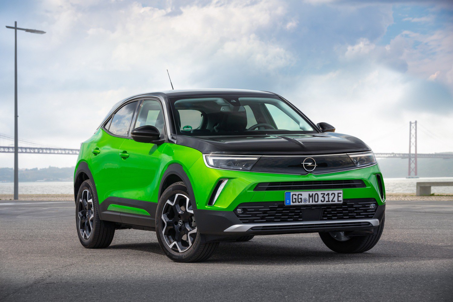 Το νέο Opel Mokka-e κέρδισε το Χρυσό Τιμόνι 2021