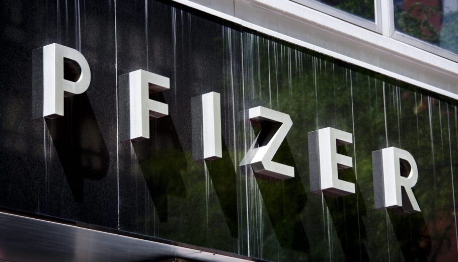 Pfizer © EPA/JUSTIN LANE