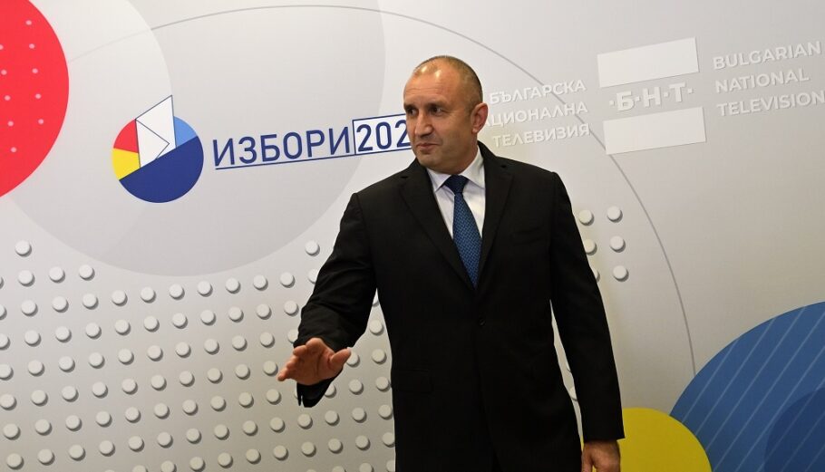 Ρούμεν Ράντεφ© EPA/VASSIL DONEV