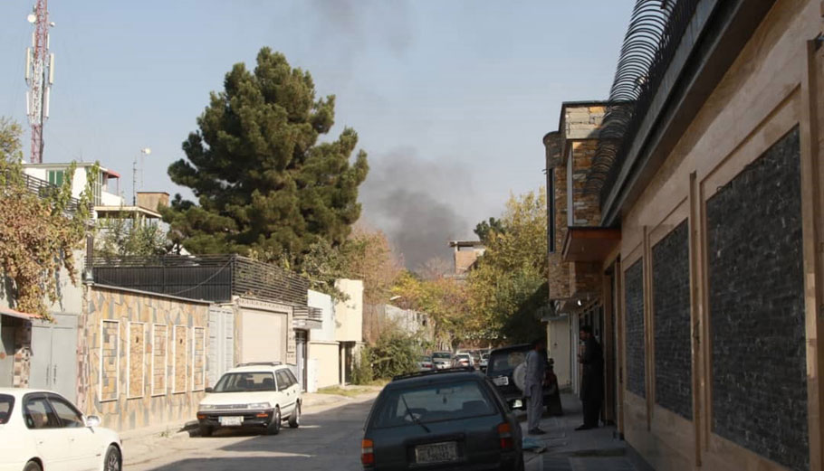 Πολύνεκρη επίθεση στο στρατιωτικό νοσοκομείο της Καμπούλ © EPA/STRINGER -- BEST QUALITY AVAILABLE --
