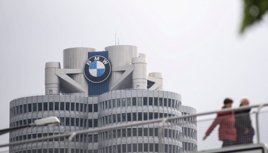 BMW © EPA/LUKAS BARTH-TUTTAS