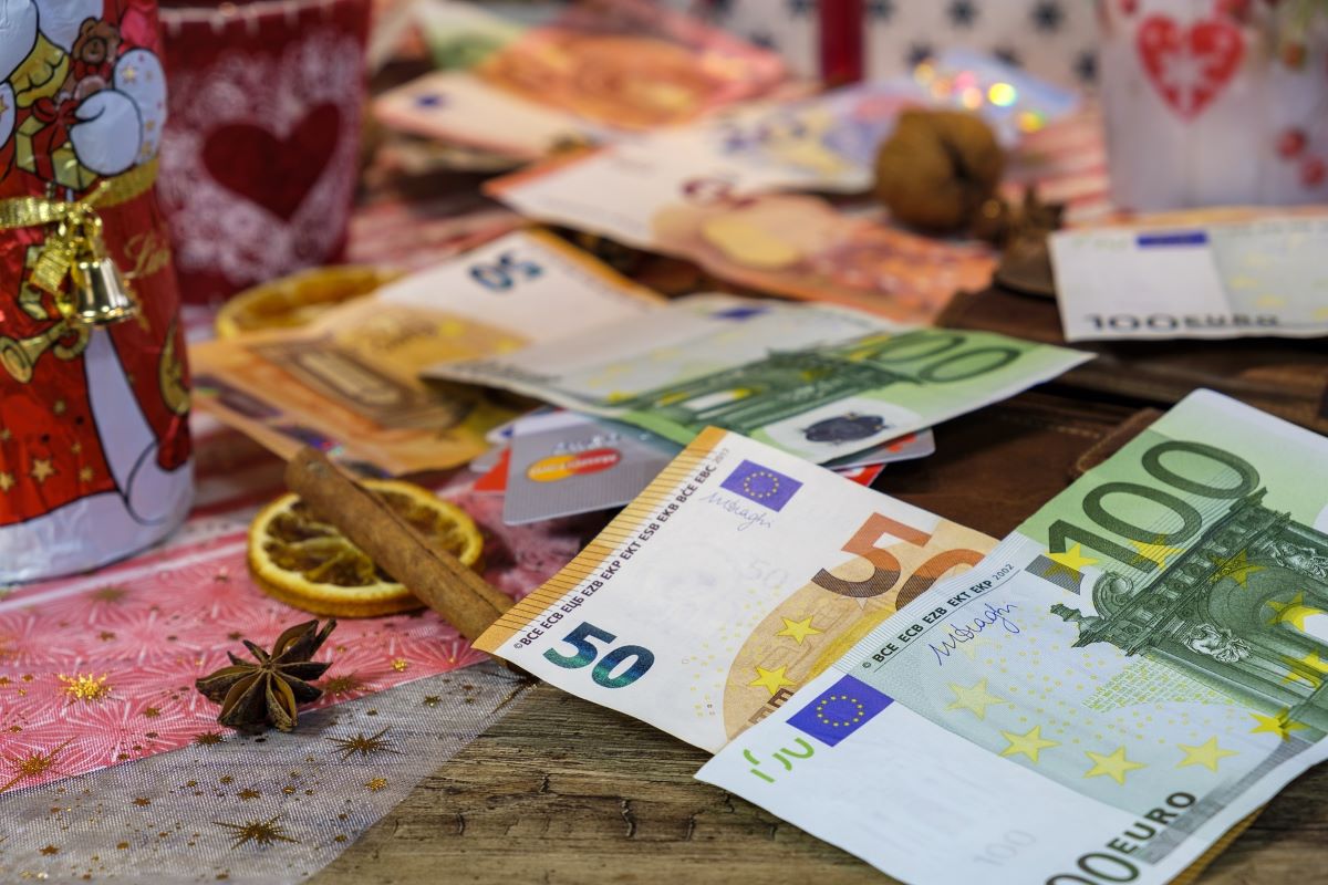 Πώς θα πληρωθούν όσοι εργαστούν Πρωτοχρονιά και Θεοφάνεια