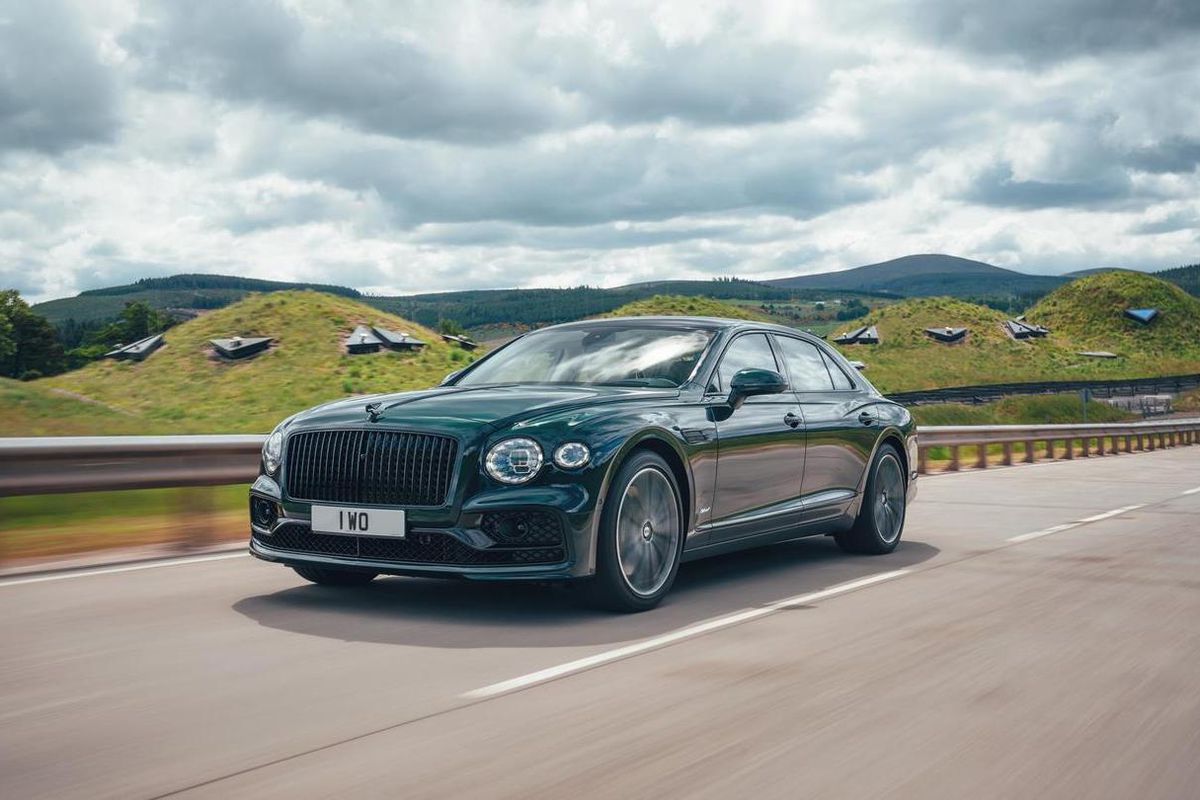 Μία Bentley Flying Spur Hybrid διέσχισε την Ισλανδία με βιοκαύσιμα 2ης γενιάς