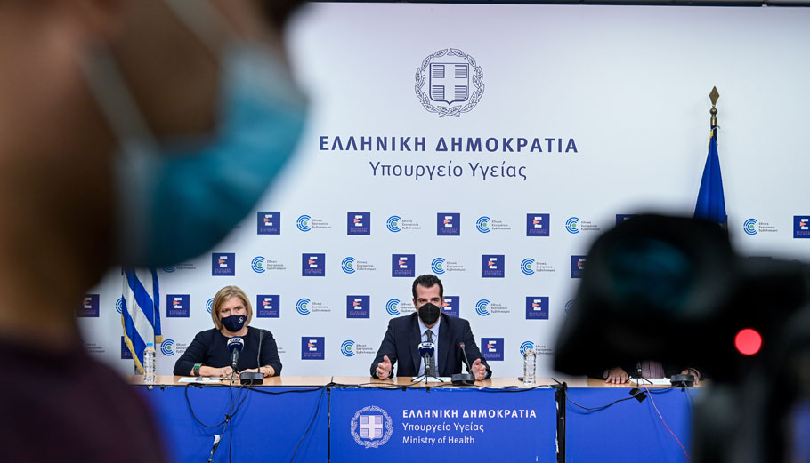 Στο κόκκινο η ανησυχία για τα κρούσματα: Τηλεδιάσκεψη για την πανδημία