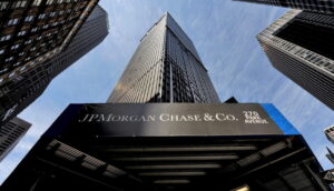 JPMorgan: Βλέπει αναβάθμιση για Ελλάδα, υποβάθμιση για Γαλλία, Βέλγιο και Αυστρία