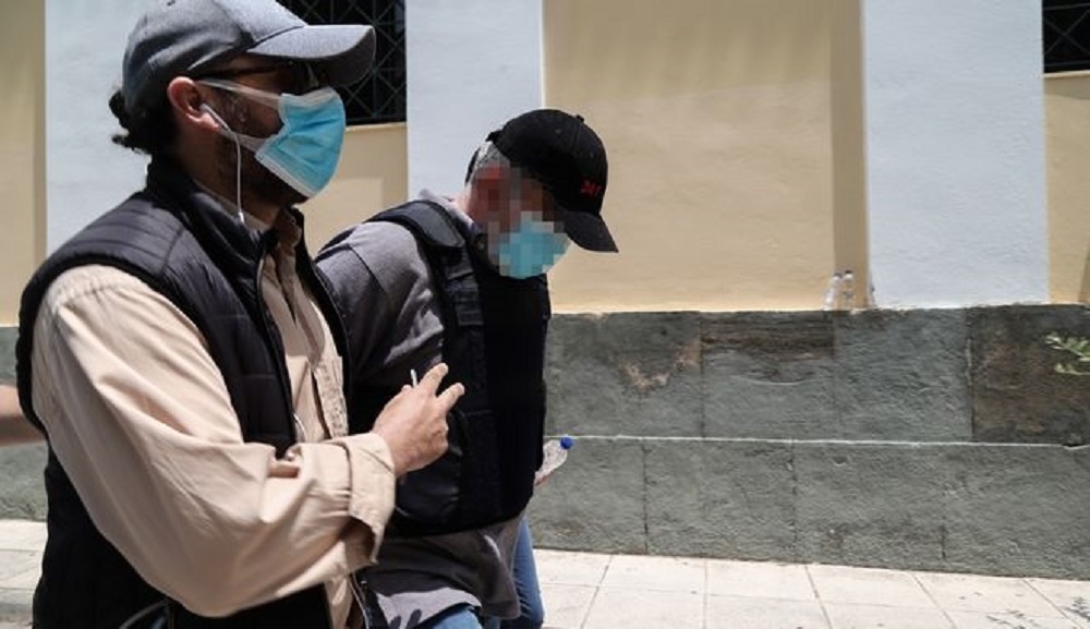 Στο εδώλιο για 12 ανθρωποκτονίες ο ψευτογιατρός Dr. Kontos