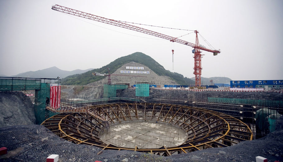 Εικόνα από το εργοτάξιο κατασκευής πυρηνικού σταθμού ηλεκτροπαραγωγής στην κινεζική επαρχία Σάνμεν © EPA/DIEGO AZUBEL