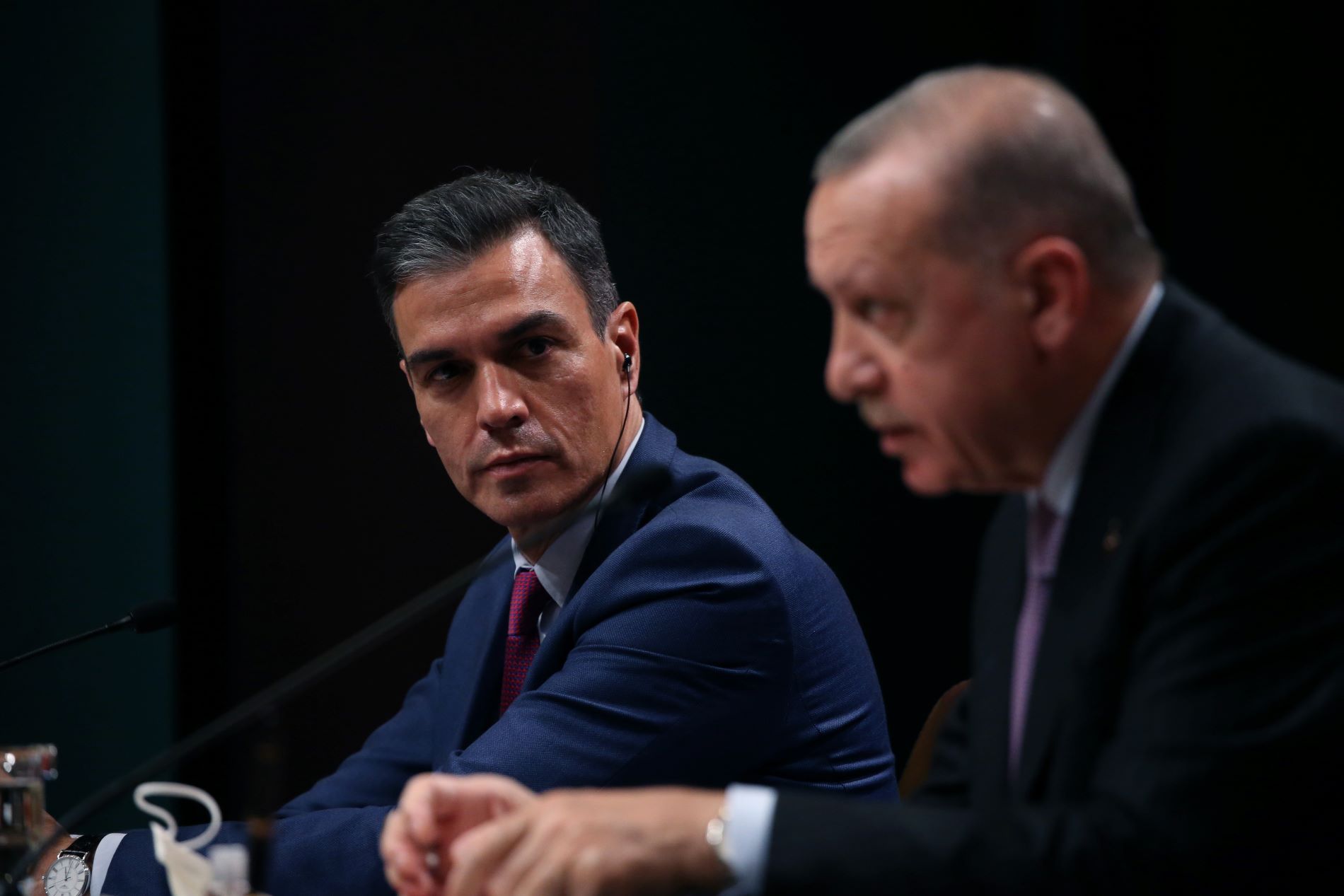 Ένας… τσοπάνης στον Nasdaq, η Santander, ο Σάντσεθ και η εξοπλιστική συμφωνία Ισπανίας – Τουρκίας