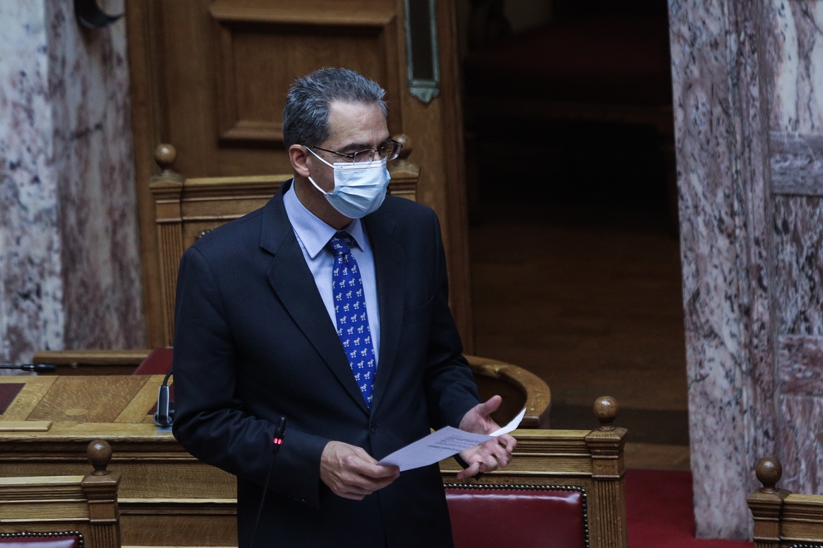 Συρίγος: Σοβαρό πρόβλημα οι λίγοι απόφοιτοι Πανεπιστημίων