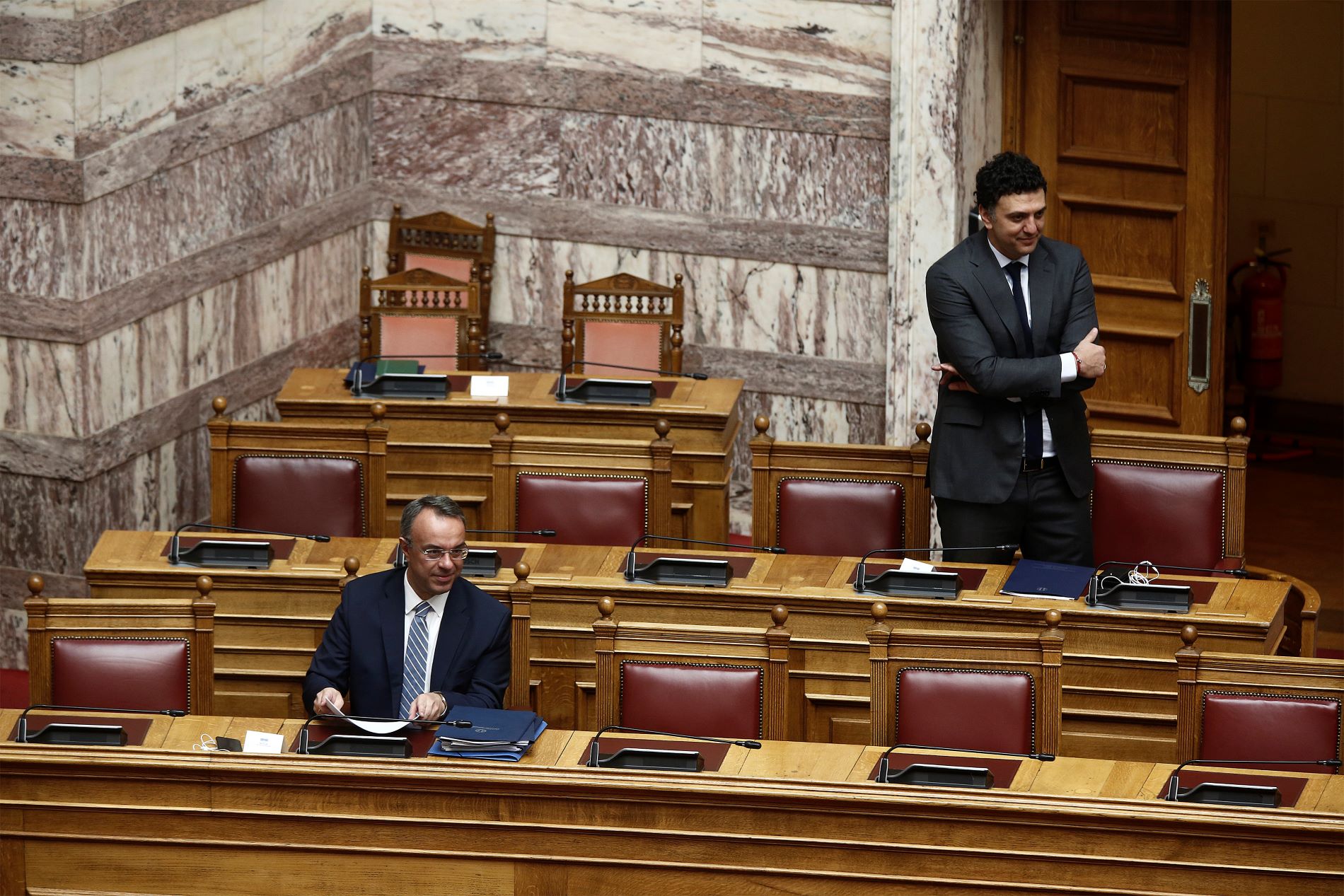 Τα 2 δισ. που χωρίζουν Σταϊκούρα – Κικίλια, οι αποβολές από τα σούπερ μάρκετ και η Athens Valley