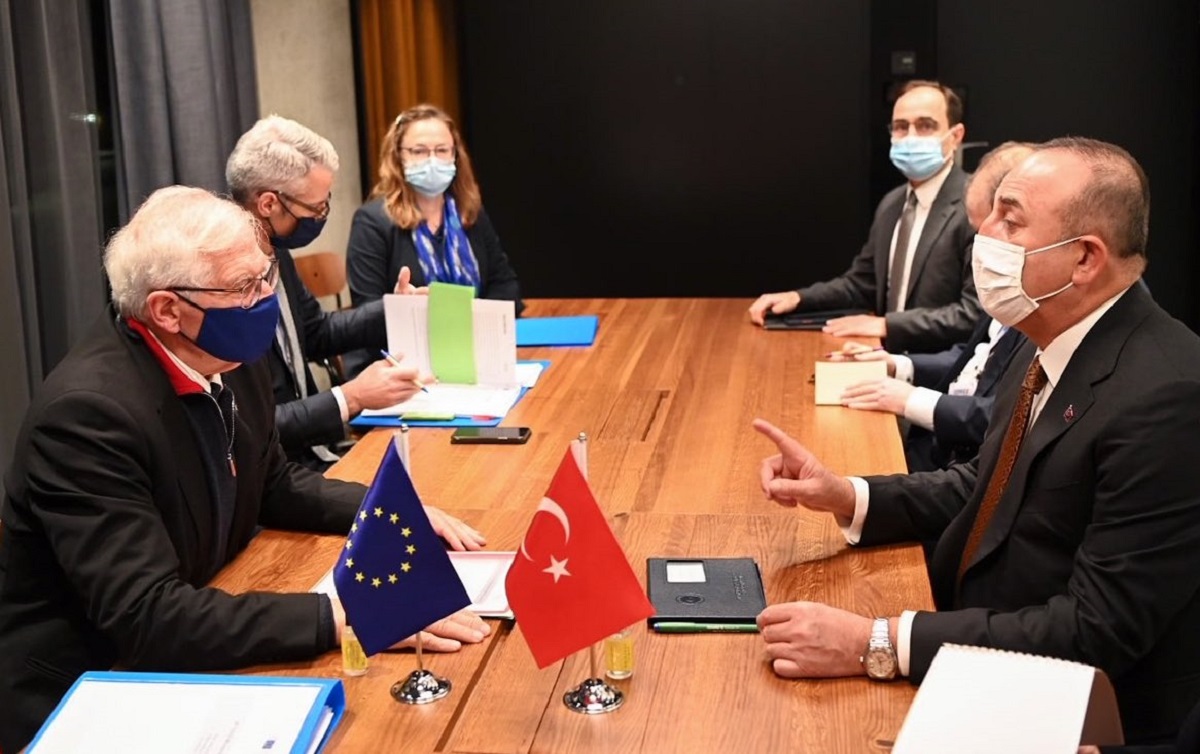 Μπορέλ – Τσαβούσογλου: Ανάγκη αποφυγής εντάσεων στην Αν. Μεσόγειο
