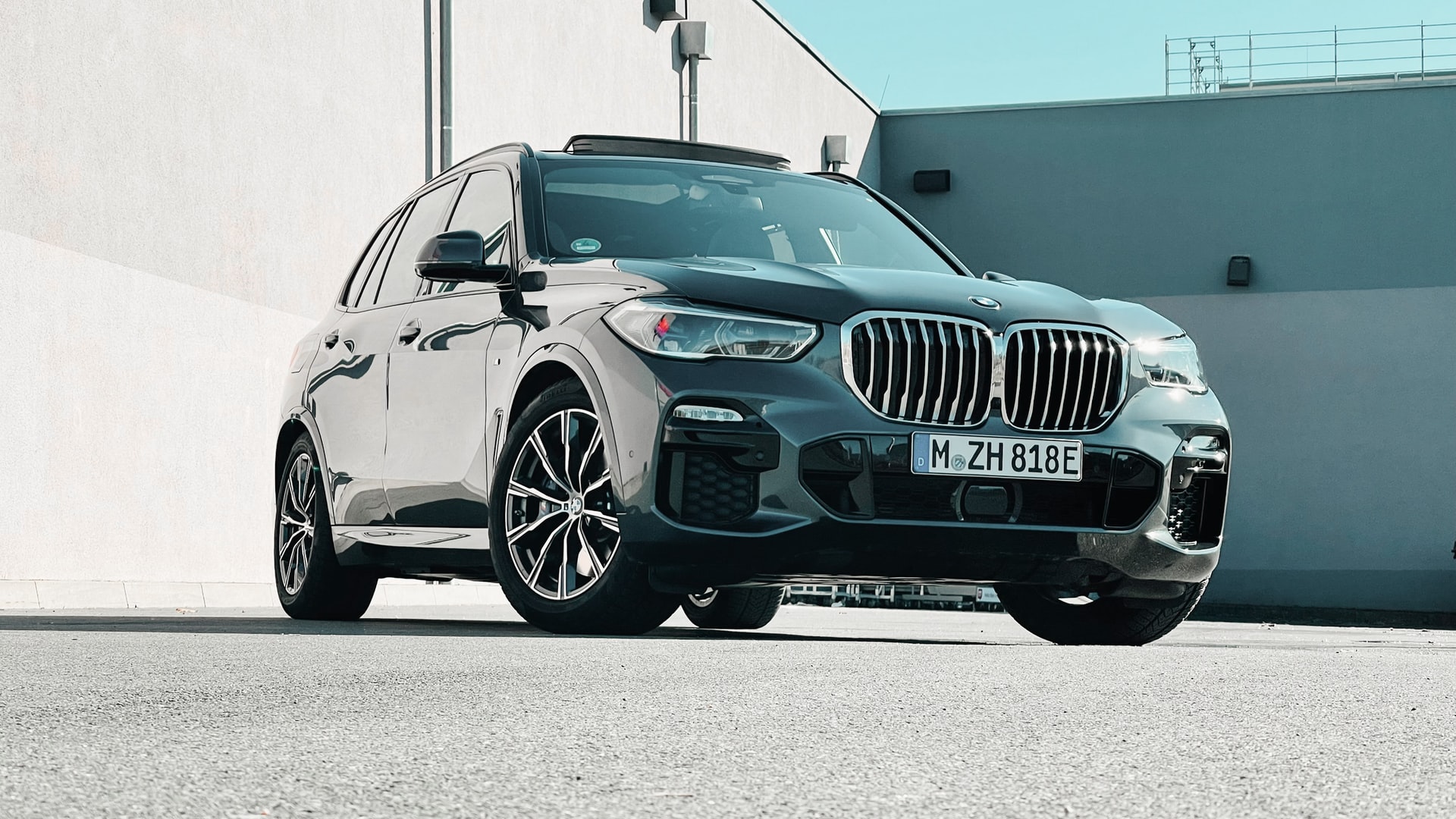 SUV X5 © Unsplash