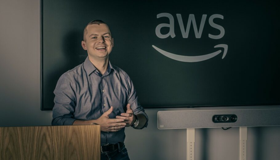 Ο CEE Senior Solutions Architecture Manager της AWS Tomaz Stachlewki © Amazon