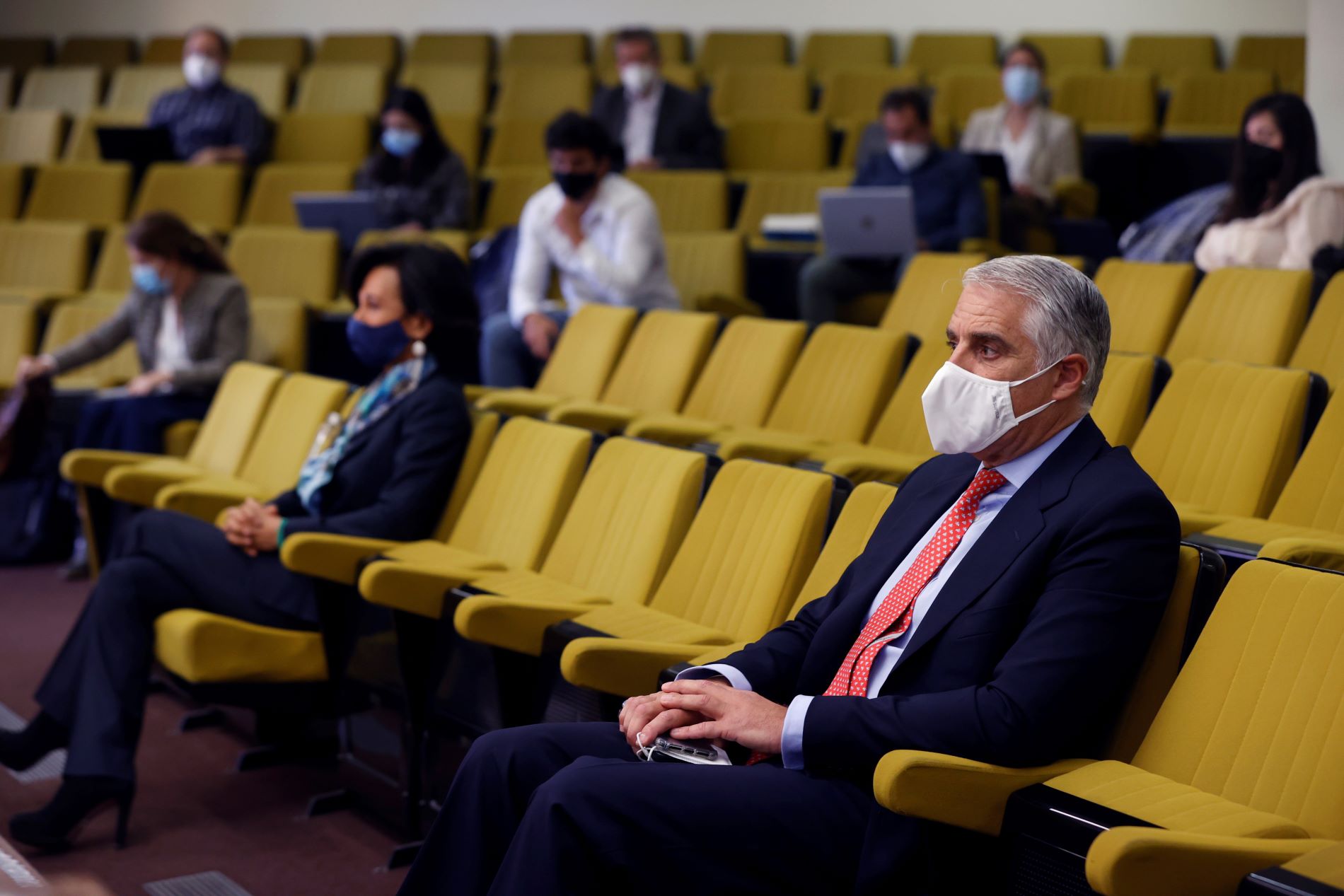 Ορσέλ: Η χρυσή αποζημίωση της Santander κι η αναγέννηση της UniCredit