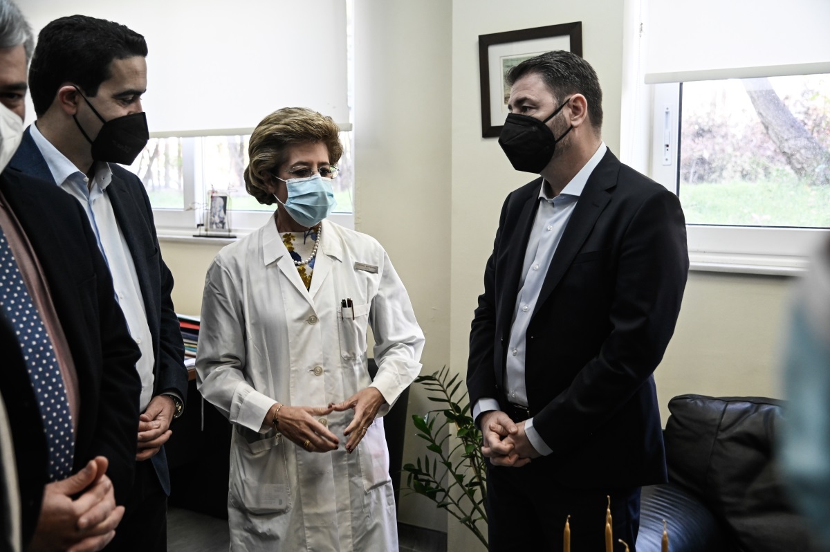 Ανδρουλάκης: Εκλιπαρώ κάθε Έλληνα να κάνει το εμβόλιο