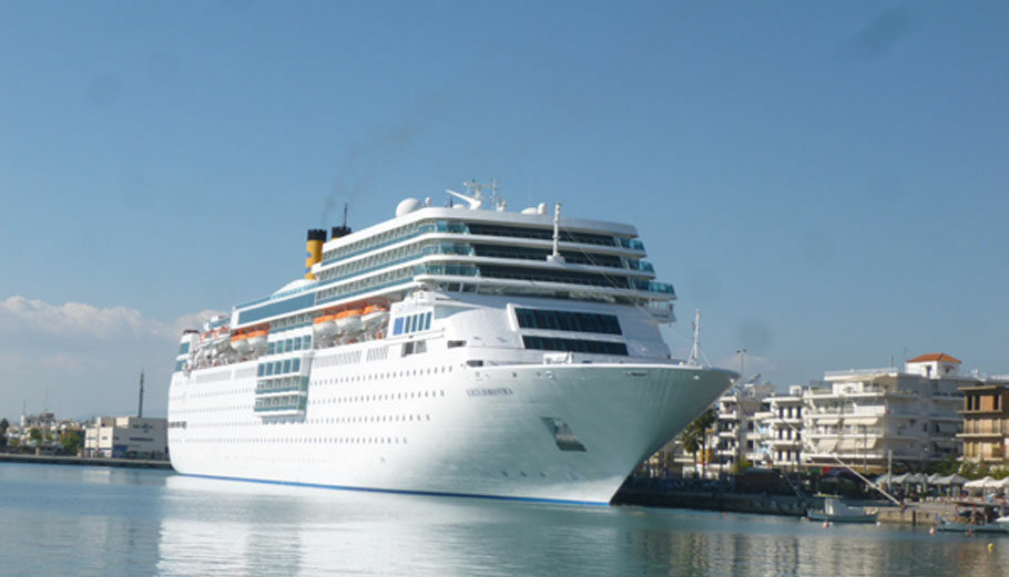 Το Costa neoRomantica της Costa Cruises όταν είχε καταπλεύσει στην Καλαμάτα © eleftheriaonline.gr