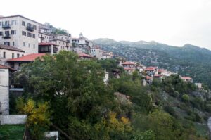 Ξενοδοχεία: Απώλειες 15%-20% στους χριστουγεννιάτικους προορισμούς λόγω μπλόκων, ποιοι ωφελήθηκαν