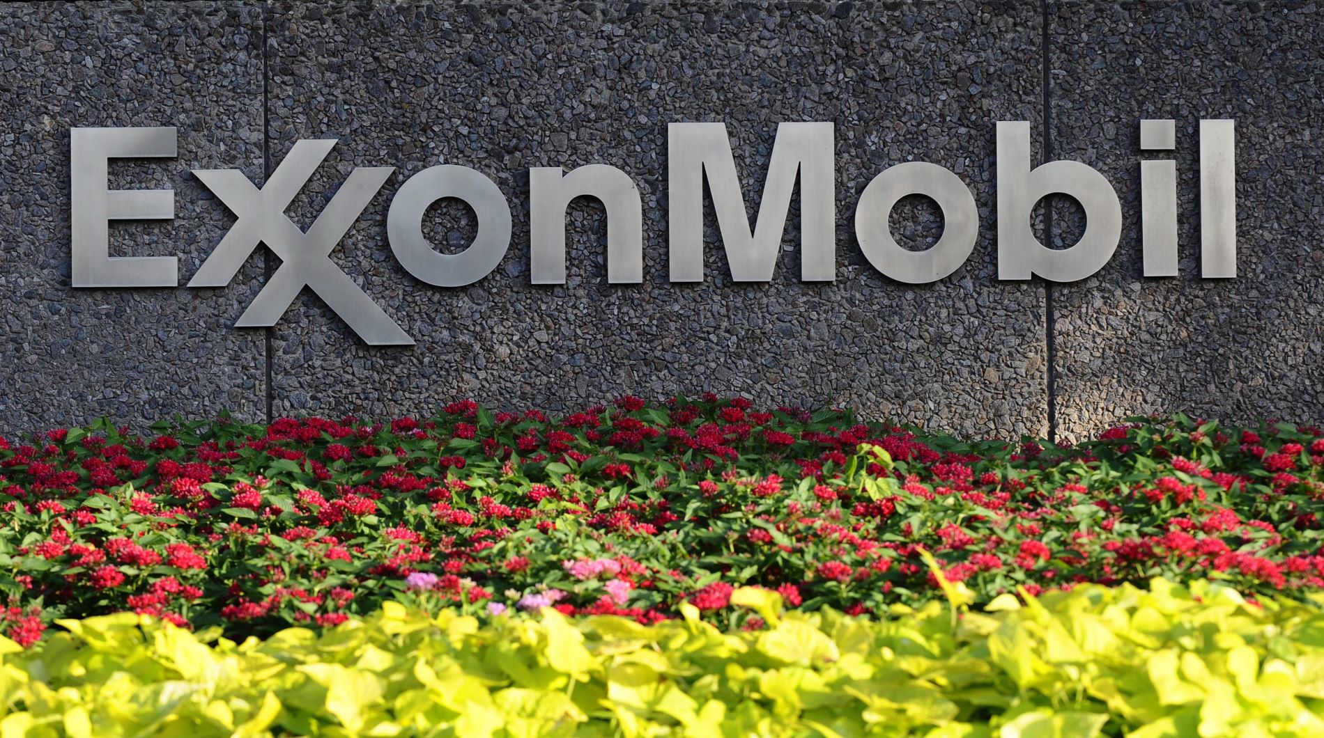 Το γεωτρύπανο της ExxonMobil, η επίσκεψη του υπ. Βιομηχανίας των ΗΑΕ και η λίστα με τα assets