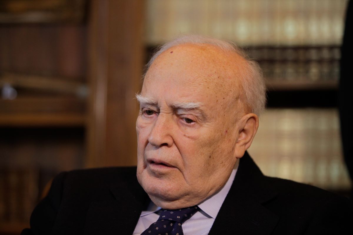 Κάρολος Παπούλιας: Με τιμές αρχηγού κράτους η κηδεία του