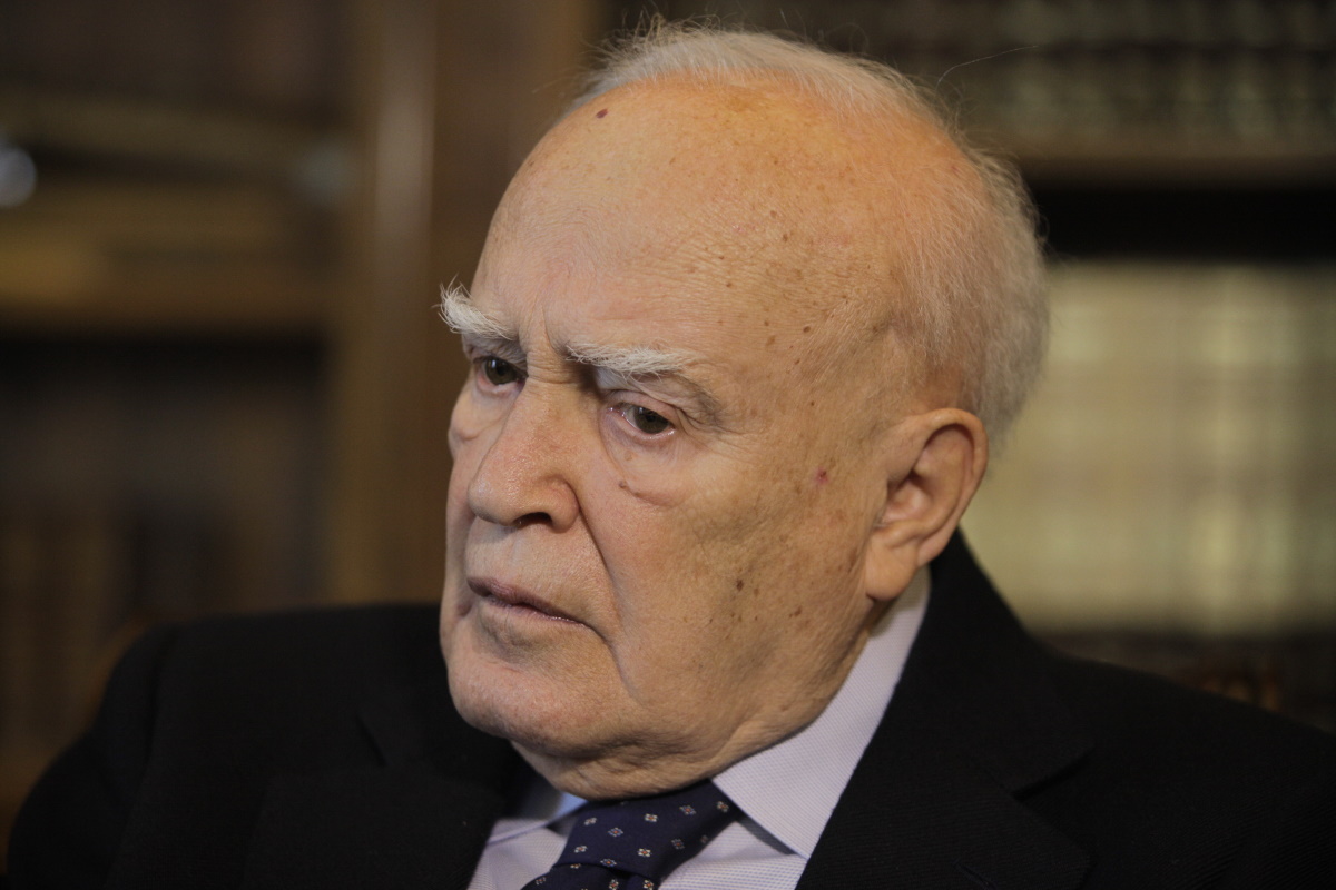 Πέθανε ο Κάρολος Παπούλιας