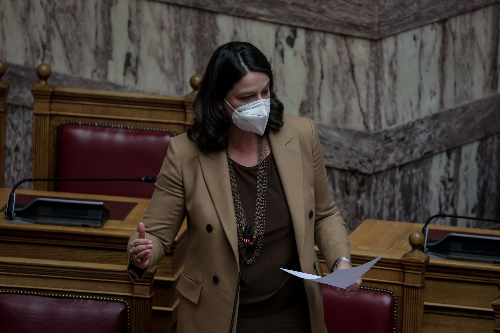 Ψηφίστηκε η τροπολογία για φυλάκιση στους αρνητές γονείς