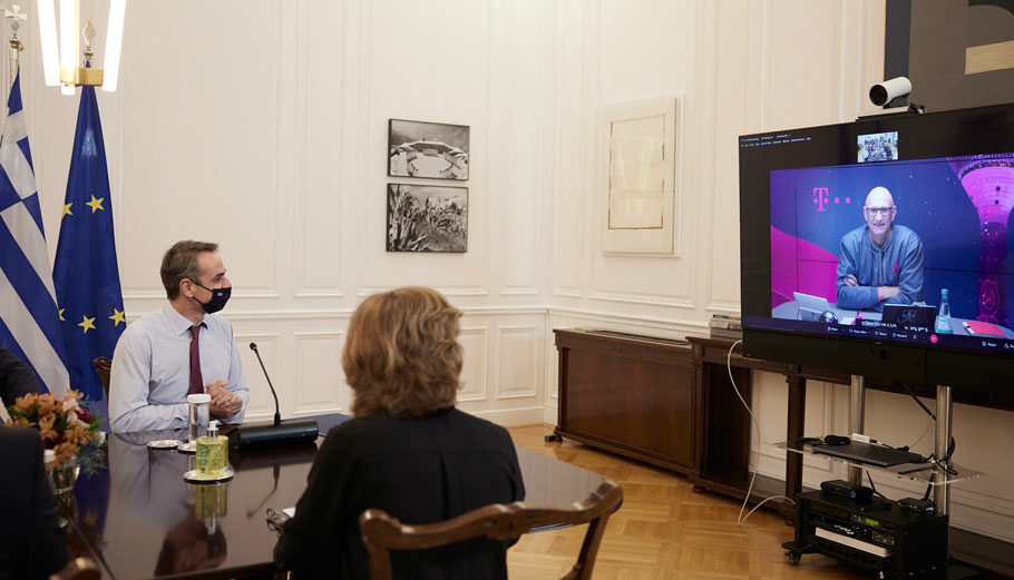 Τηλεδιάσκεψη του Κ. Μητσοτάκη και του CEO της μητρικής του ΟΤΕ Deutsche Telekom, Τ. Χέτγκες © Γραφείο Τύπου Πρωθυπουργού