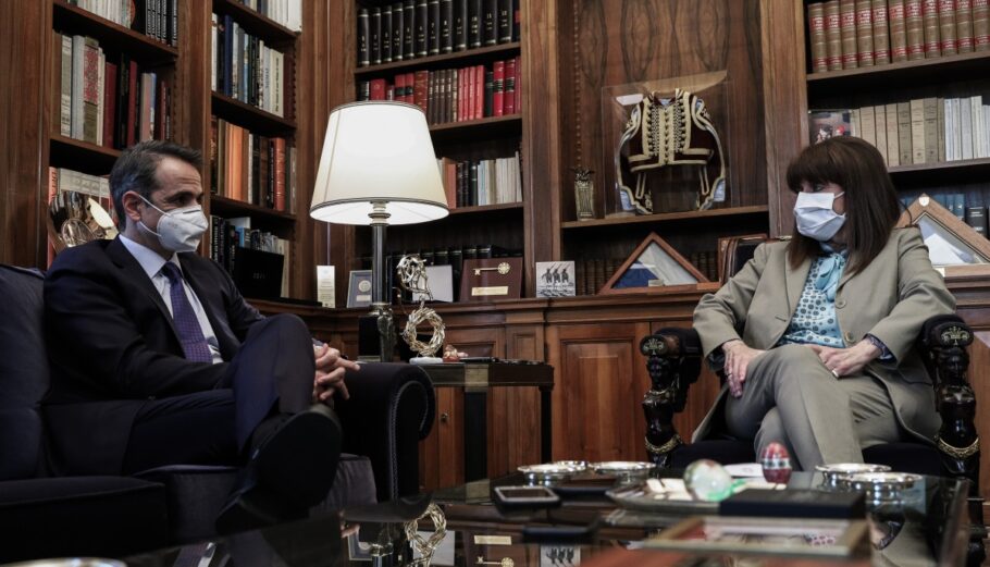 Στο Προεδρικό Μέγαρο ο Μητσοτάκης: Θα δει Σακελλαρόπουλου