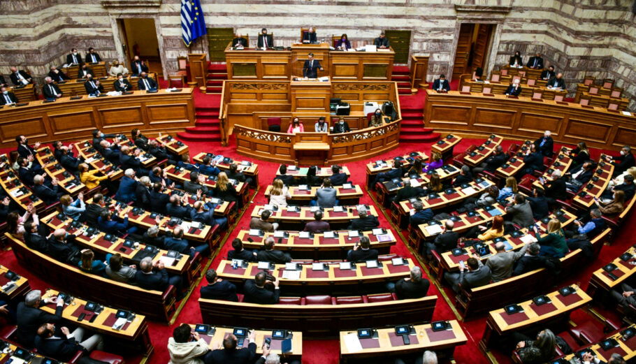 Ο Κυριάκος Μητσοτάκης στην Ολομέλεια της Βουλής © Eurokinissi