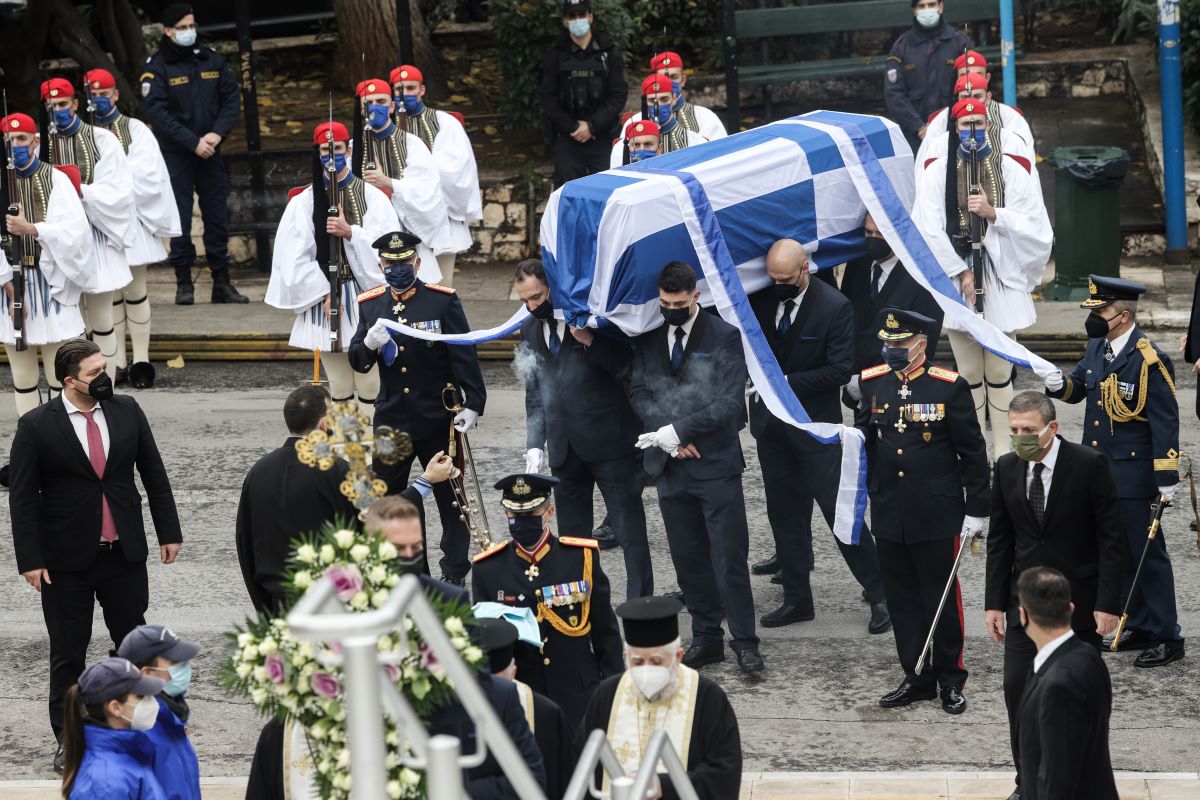 Εξόδιος ακολουθία του Κάρολου Παπούλια© Eurokinissi