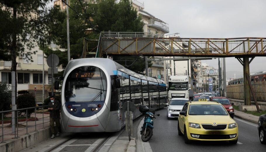 Το τραμ στον Πειραιά ©Eurokinissi