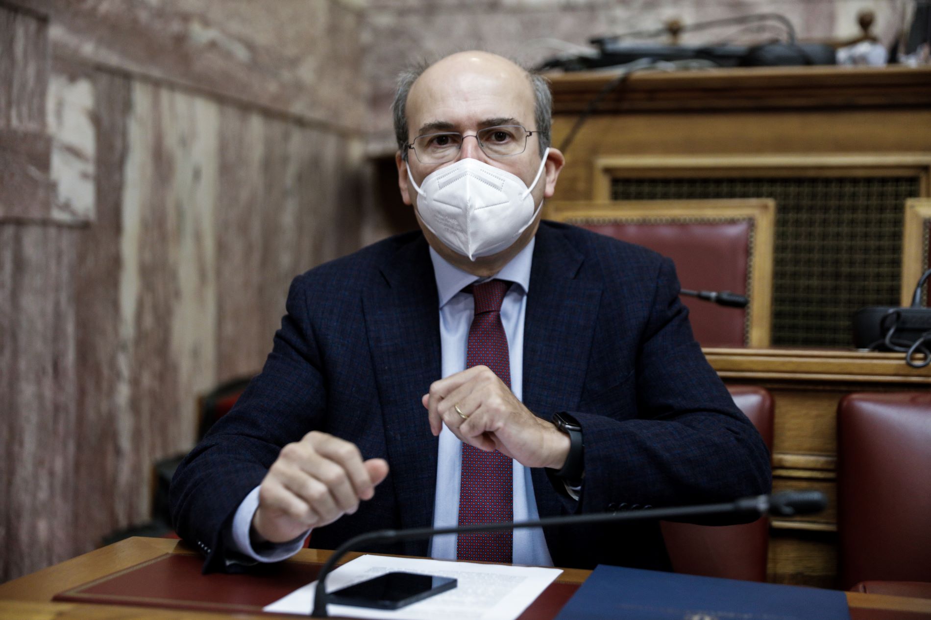 ΕΦΚΑ: Η μείωση 40% στις απονομές συντάξεων και η αναστολή αδειών