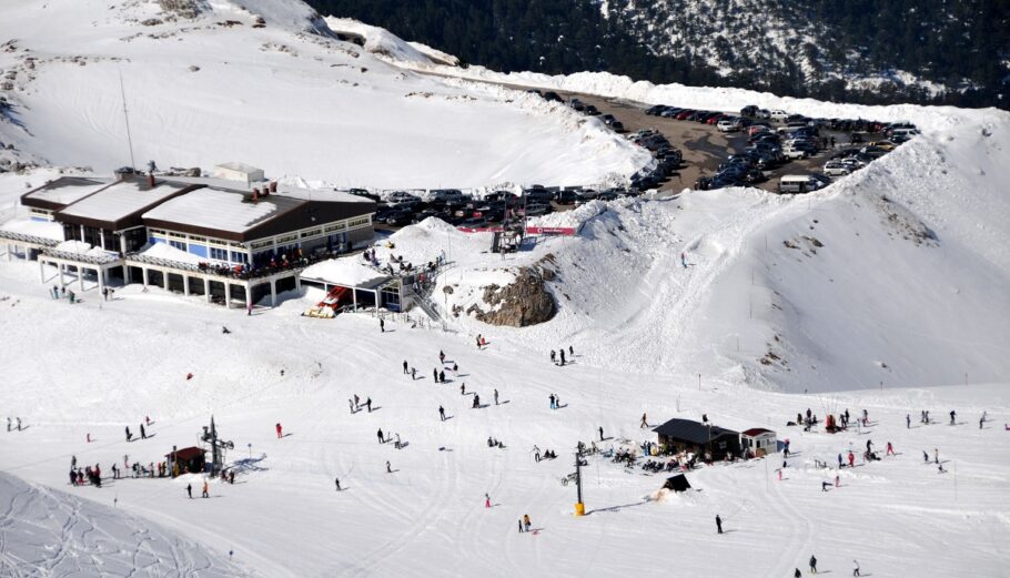 Oι εγκαταστάσεις του Χιονοδρομικού Κέντρου Παρνασσού © Eurokinissi