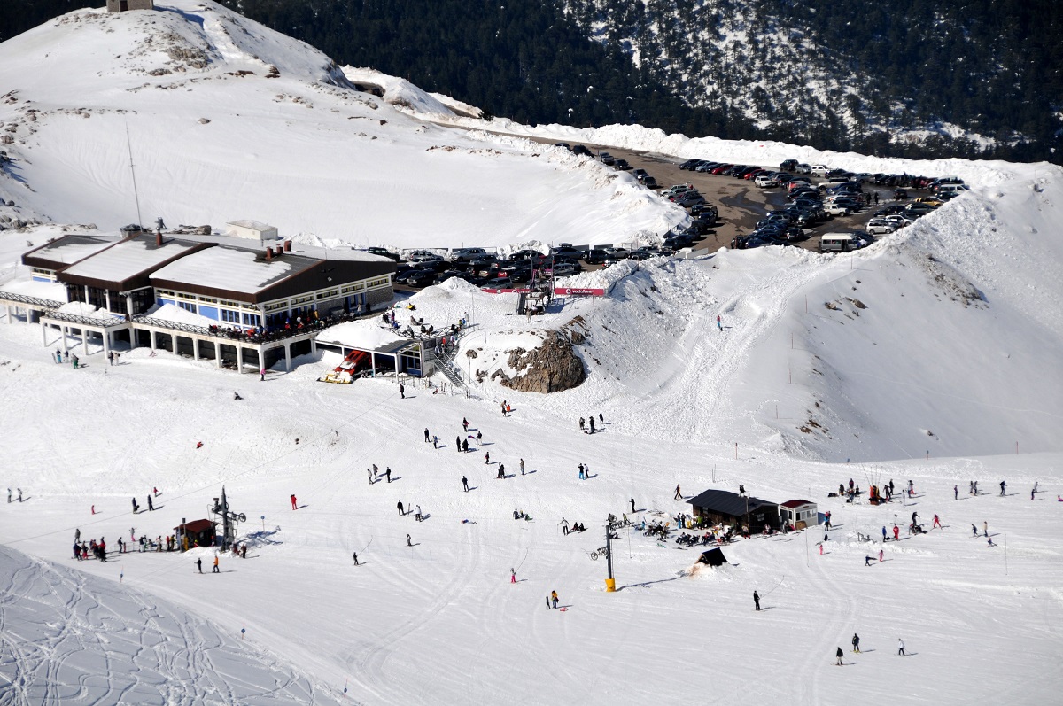 Oι εγκαταστάσεις του Χιονοδρομικού Κέντρου Παρνασσού © Eurokinissi