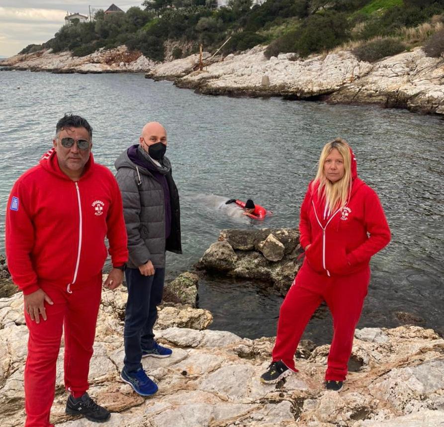 Κρίσιμη η υγεία του θαλάσσιου κήτους – Βρίσκεται στη Σαλαμίνα