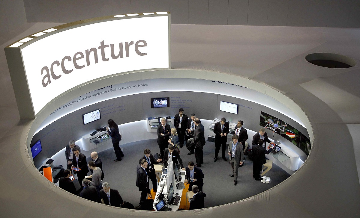 Accenture: Επενδύει 3 δισ. δολάρια στην τεχνητή νοημοσύνη